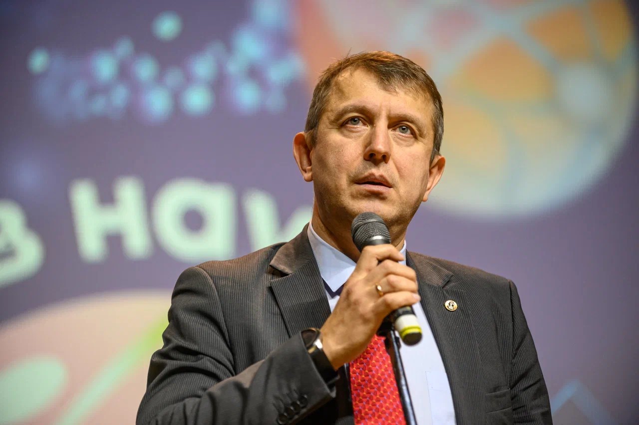 Постоянный председатель жюри — Андрей Наумов